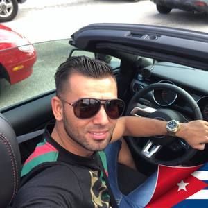 Meet your Posher, Luis